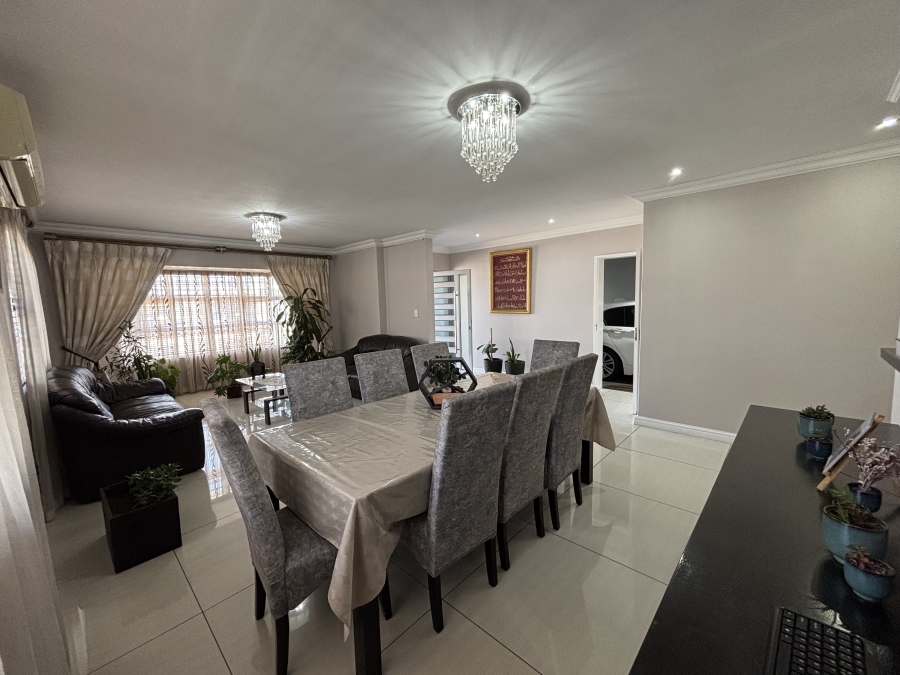 4 Bedroom Property for Sale in Surrey Estate Western Cape